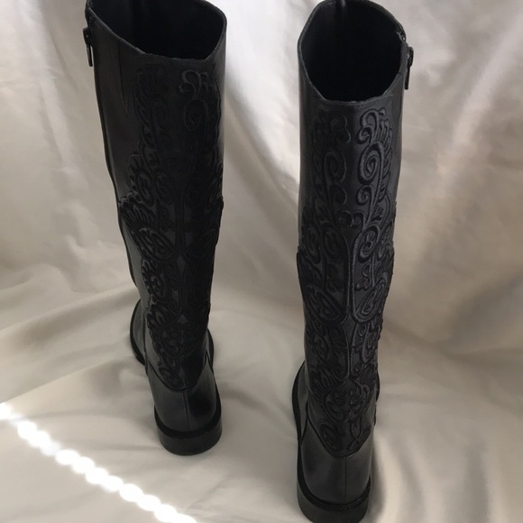Gianni Bini Boots - Picture 1 of 7
